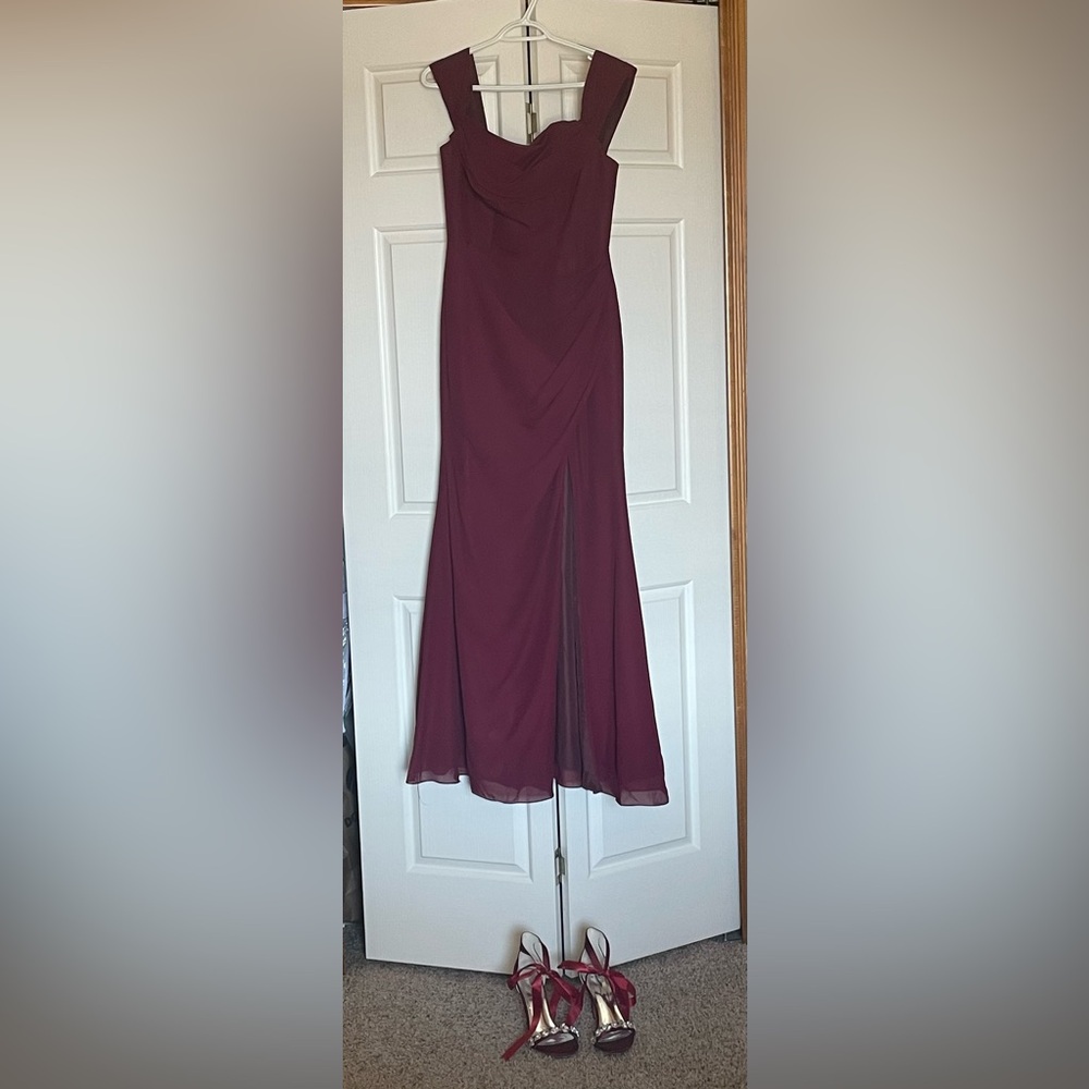 Elegant Burgundy Evening Gown